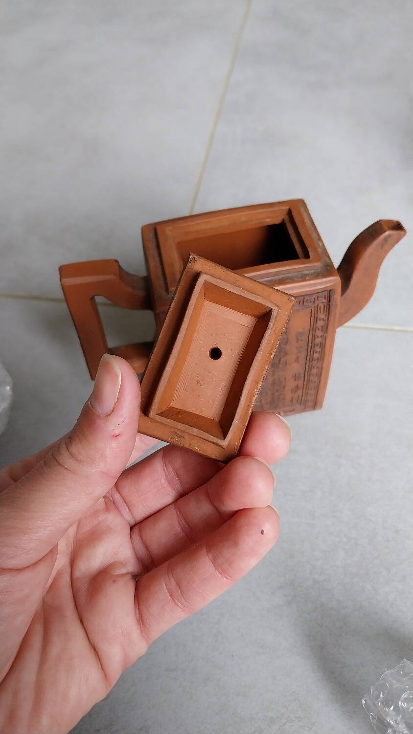 Yixing fine stoneware teapot