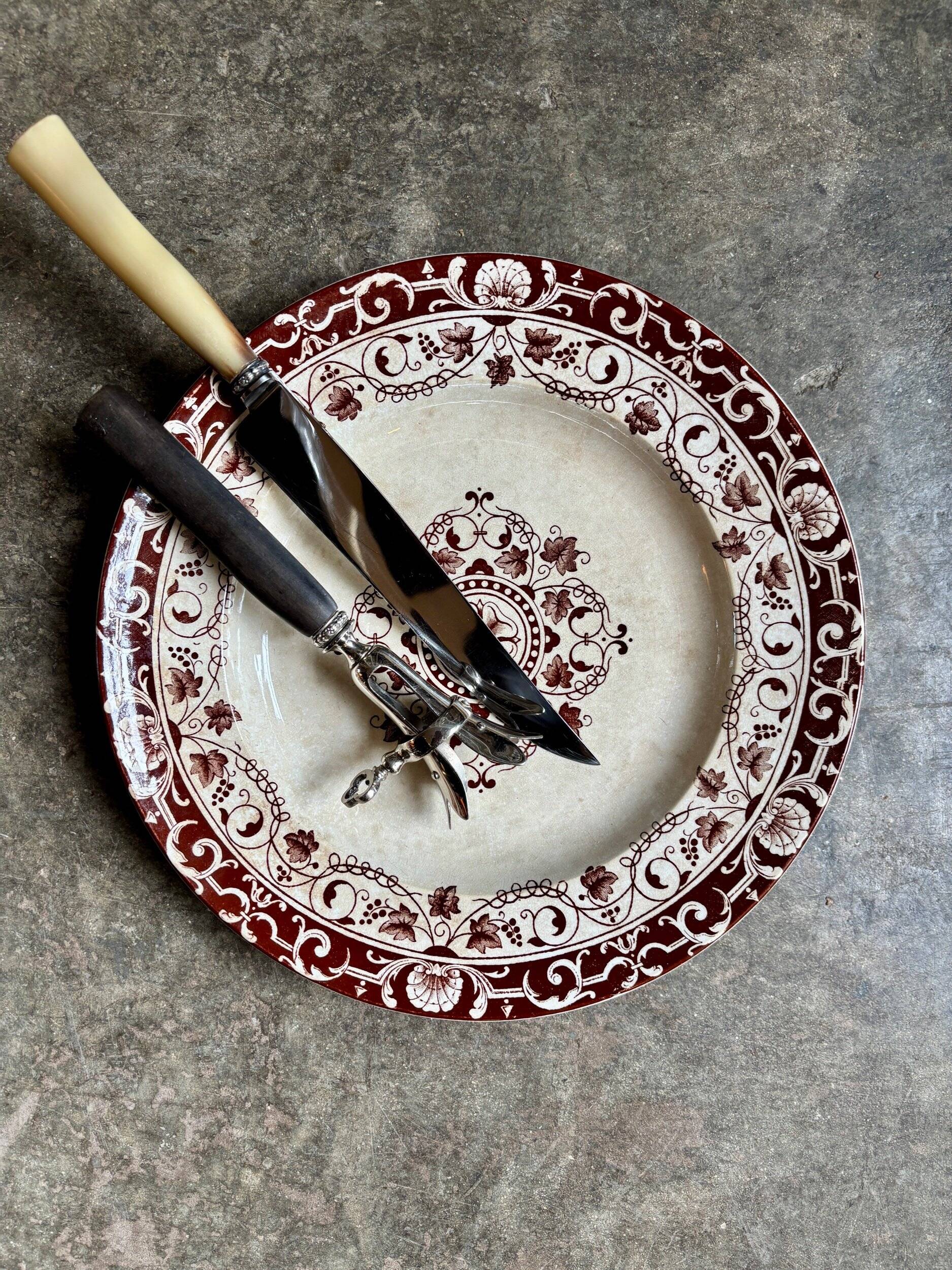 Small round dish Jules Vieillard - Bordeaux in iron earth, "Louis XV" service