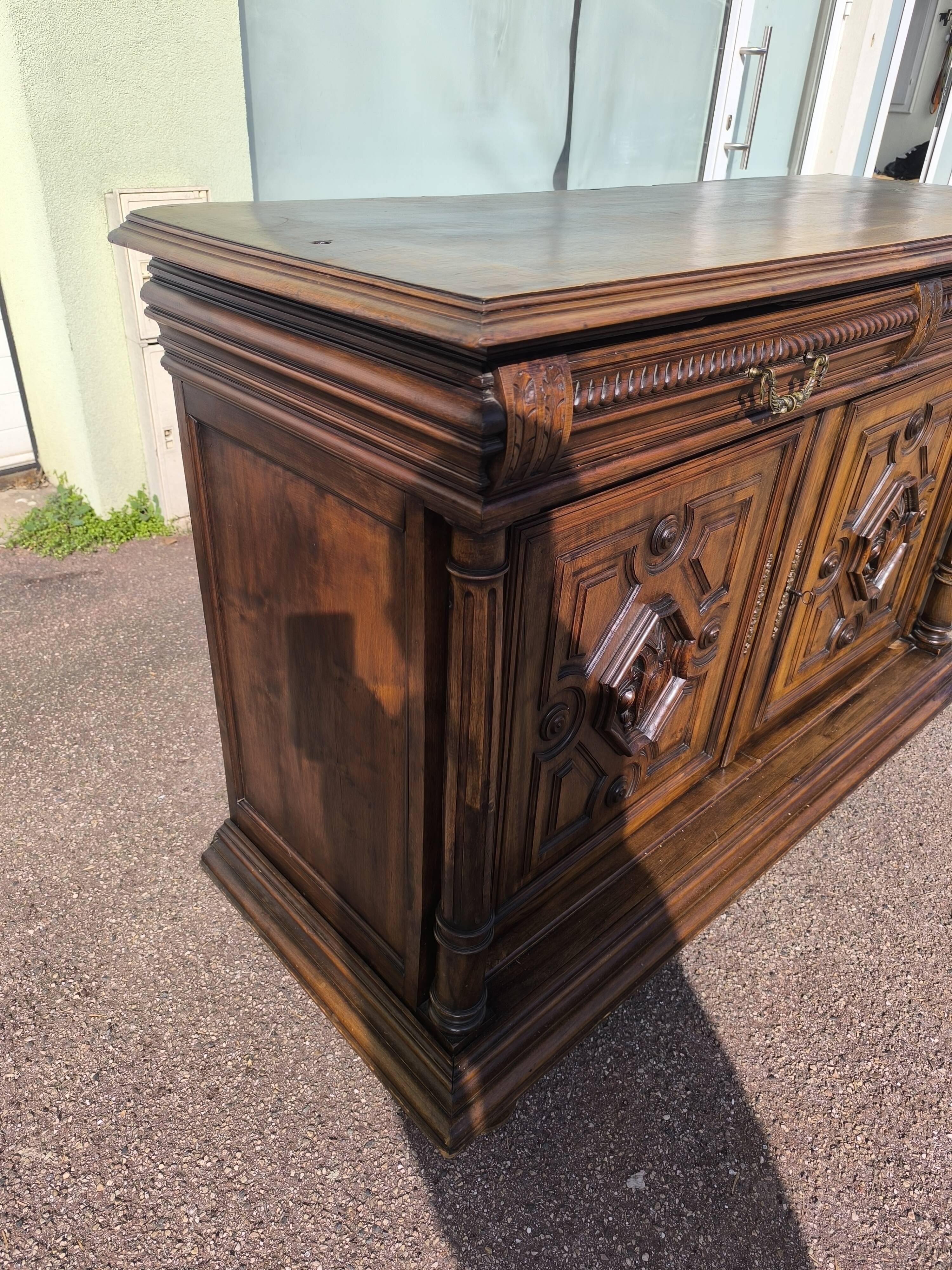 Buffet base Henri II