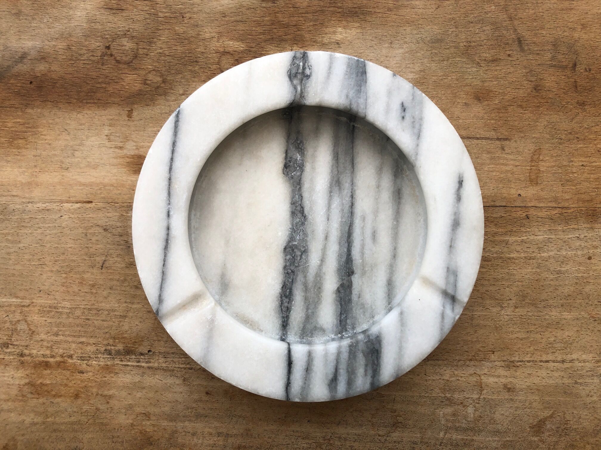 70' white marble ashtray