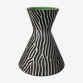 Diabolo vase from the manufacture of St Clement