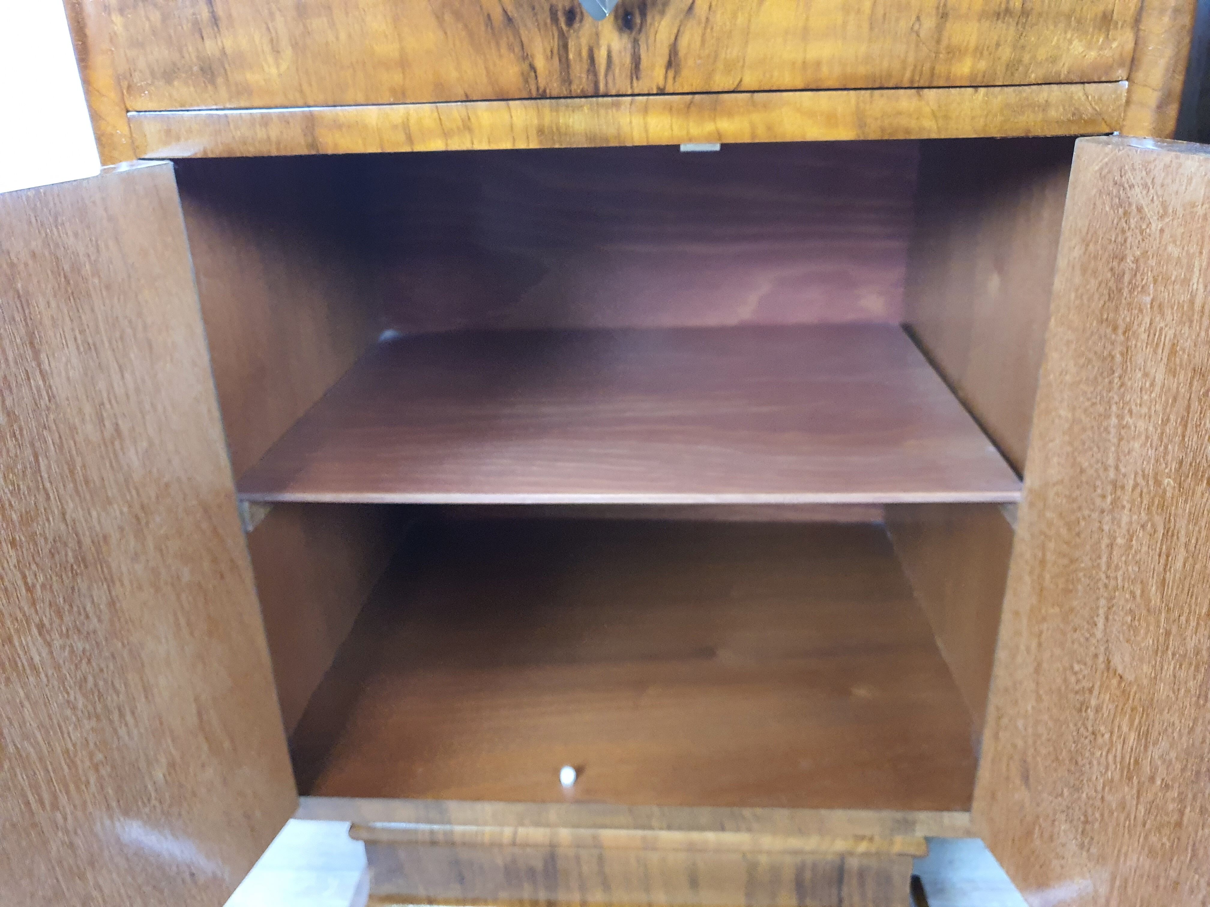 Art Decò Bedsides in Walnut