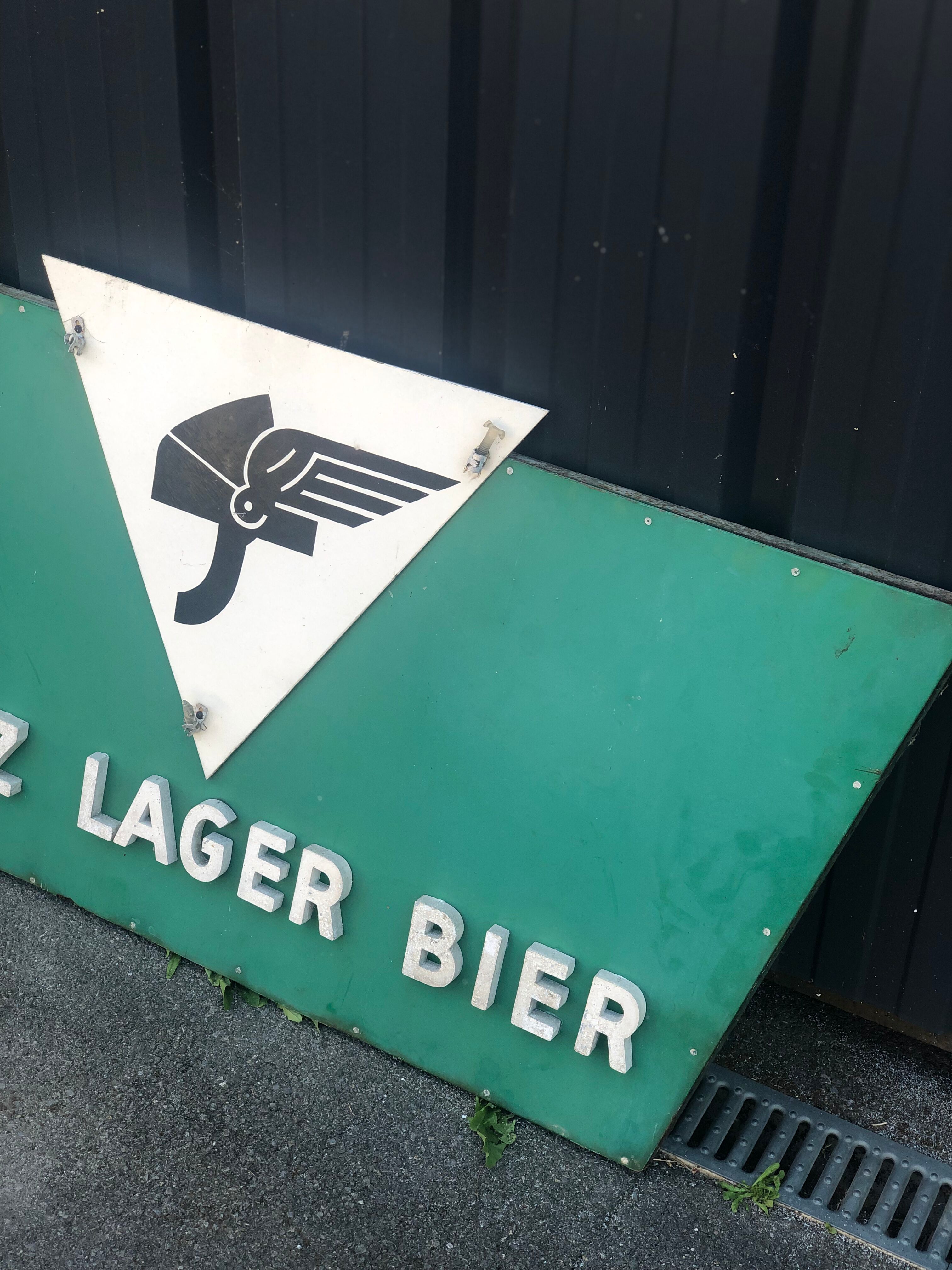 Enseigne publicitaire de bière