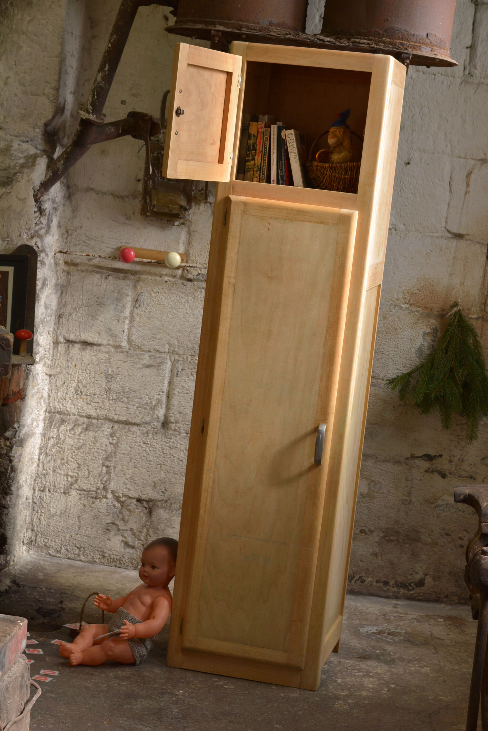 Vestiaire en bois pour enfant