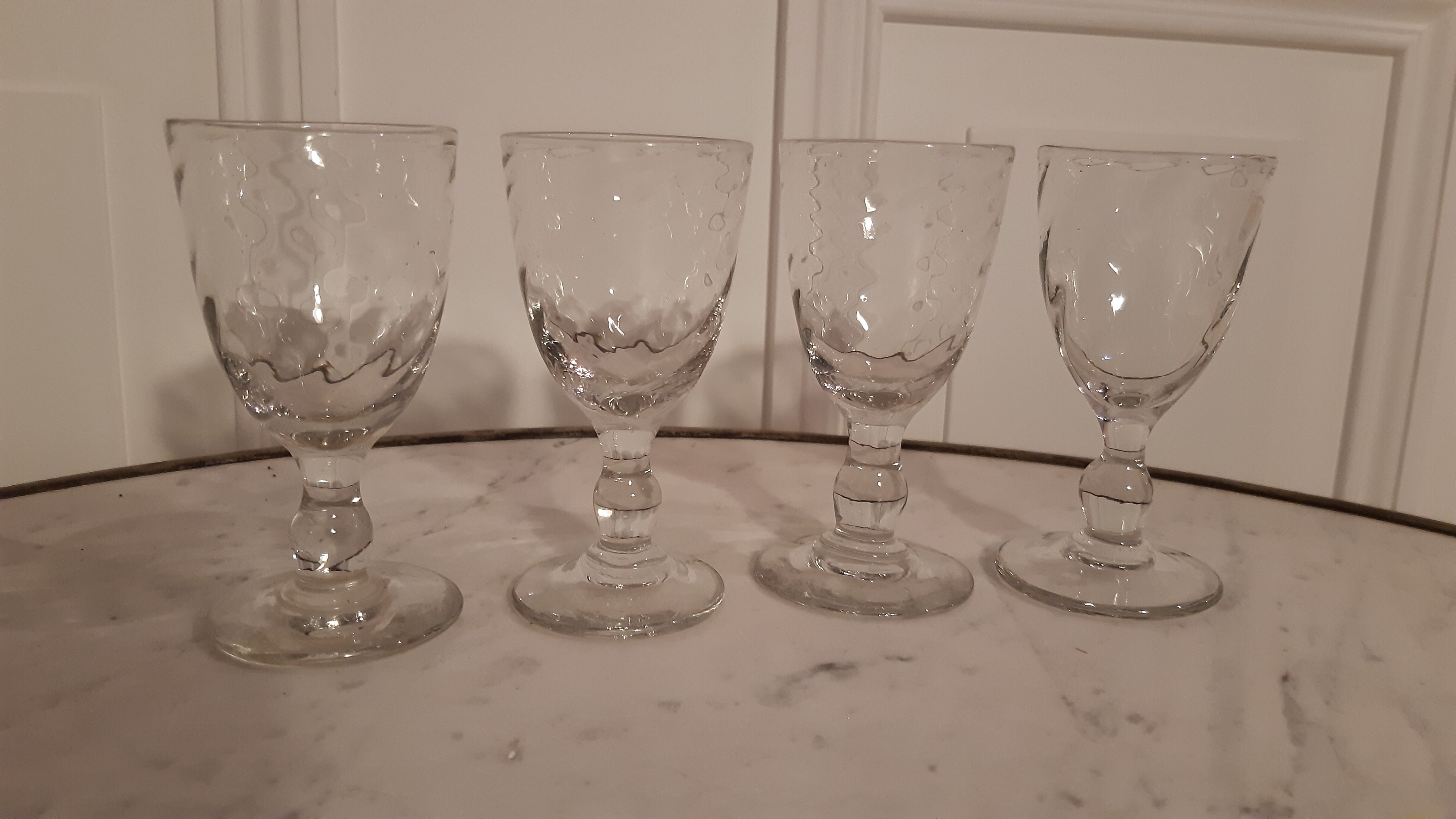 Pop-up Christmas 2022 Set of 4 molded glass wine glasses early twentieth