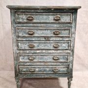 Small patinated chest of drawers