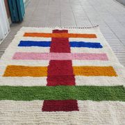 Traditional hand-woven Beni Mrirt rug, size 150 x 250 cm