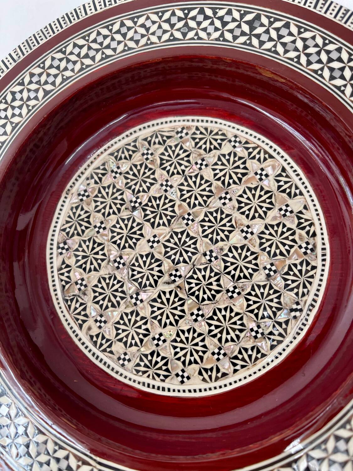 Wooden and mother-of-pearl plate