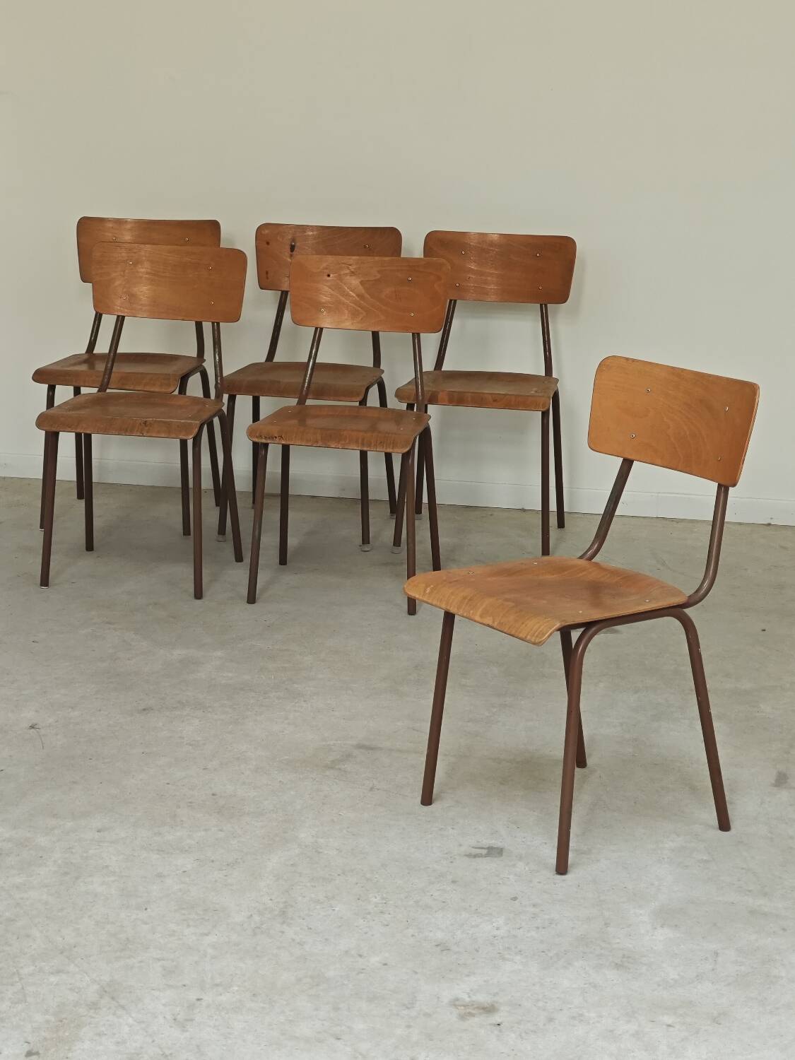 Lot de 35 chaises d'école tchèque Kovona style bistrot des