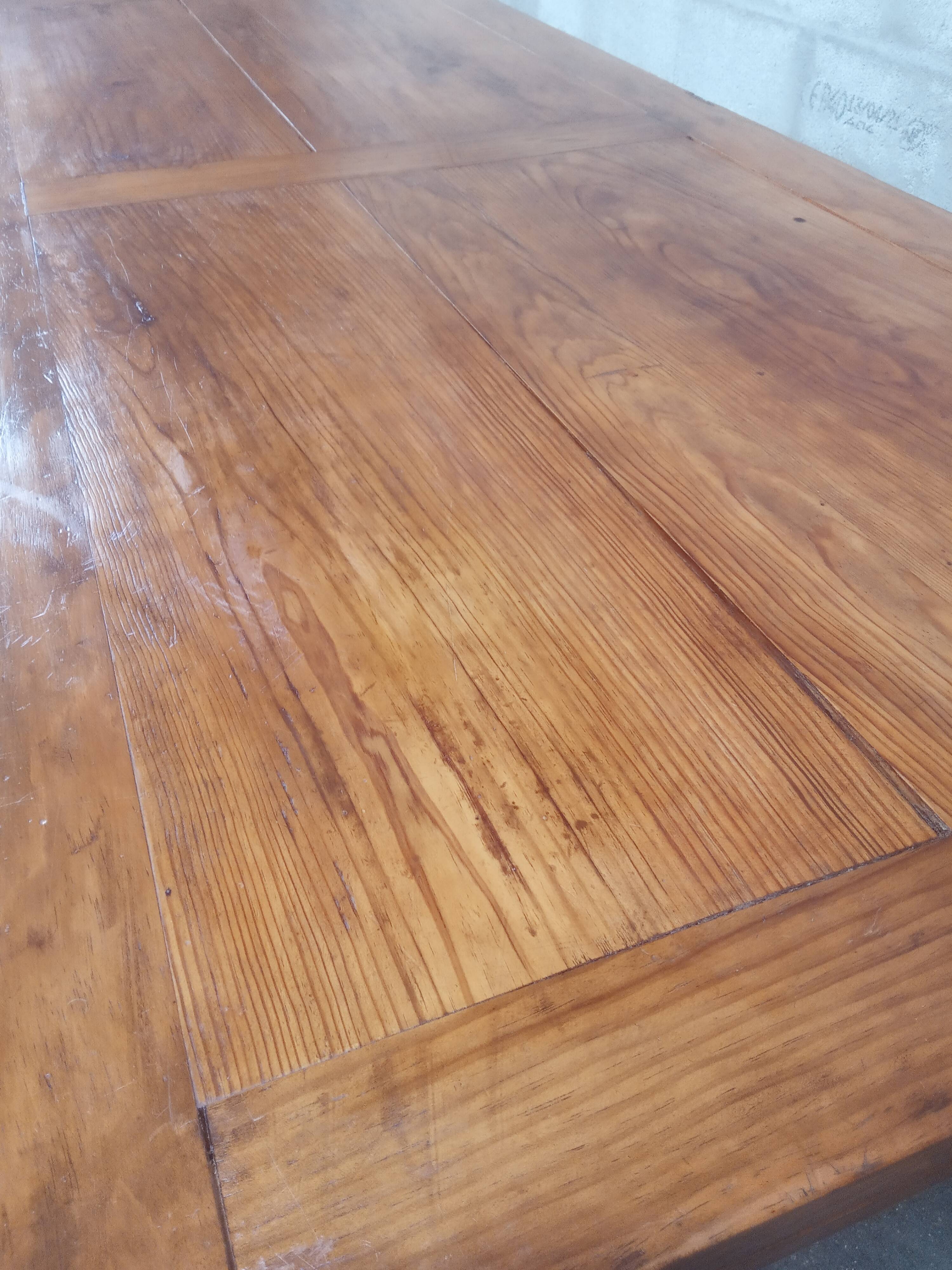 Old farmhouse table 12/14 people