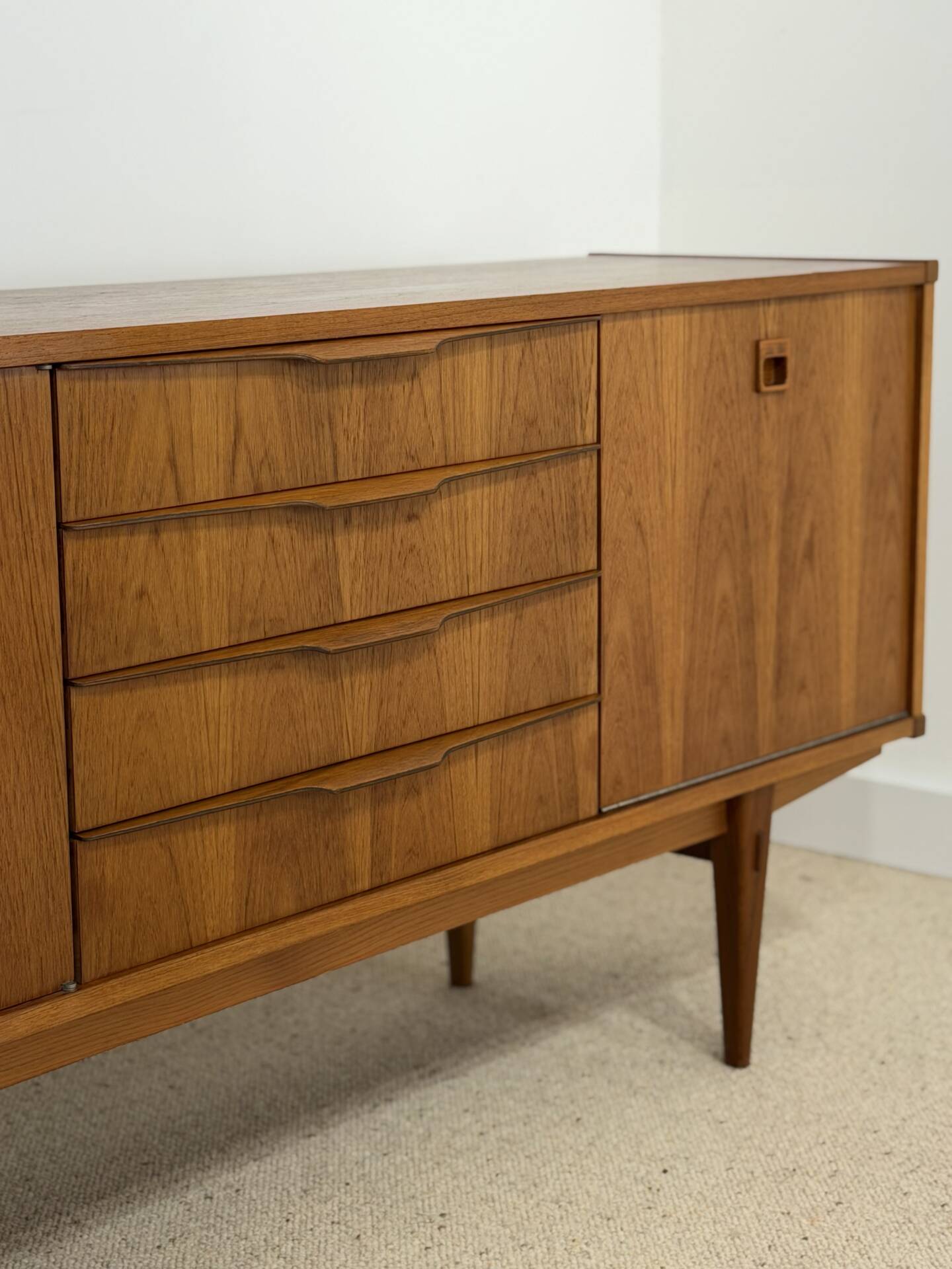 Enfilade ARNO in oak – 1960s/70s