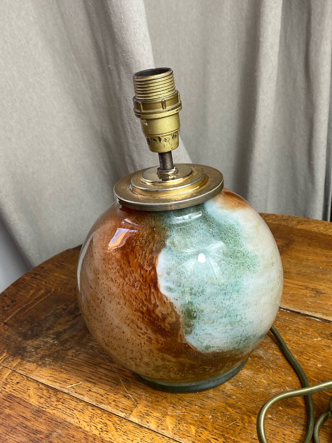 Spherical glass lamp