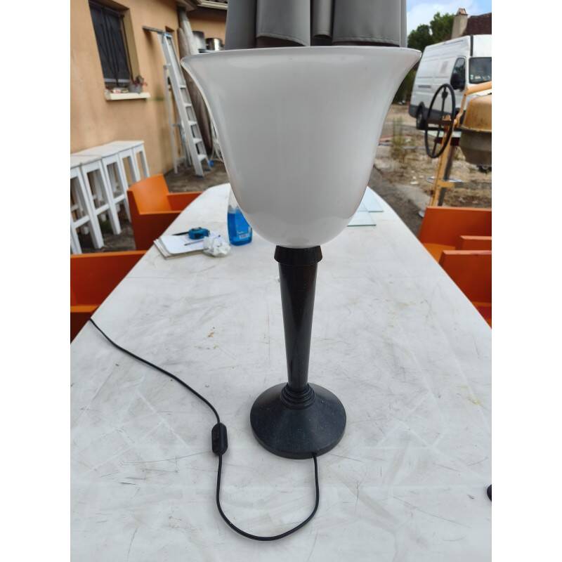 Lampe Jumo bakélite et opaline blanche
