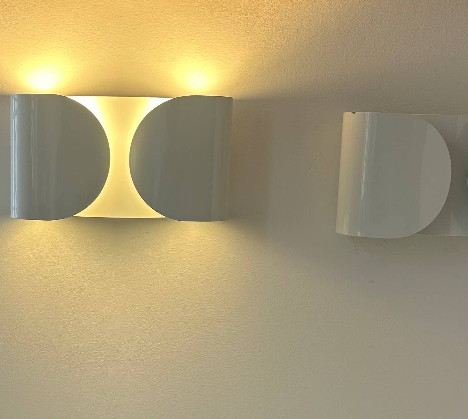 Pair of vintage Foglio wall lamps, white, Tobia Scarpa for Flos Italy