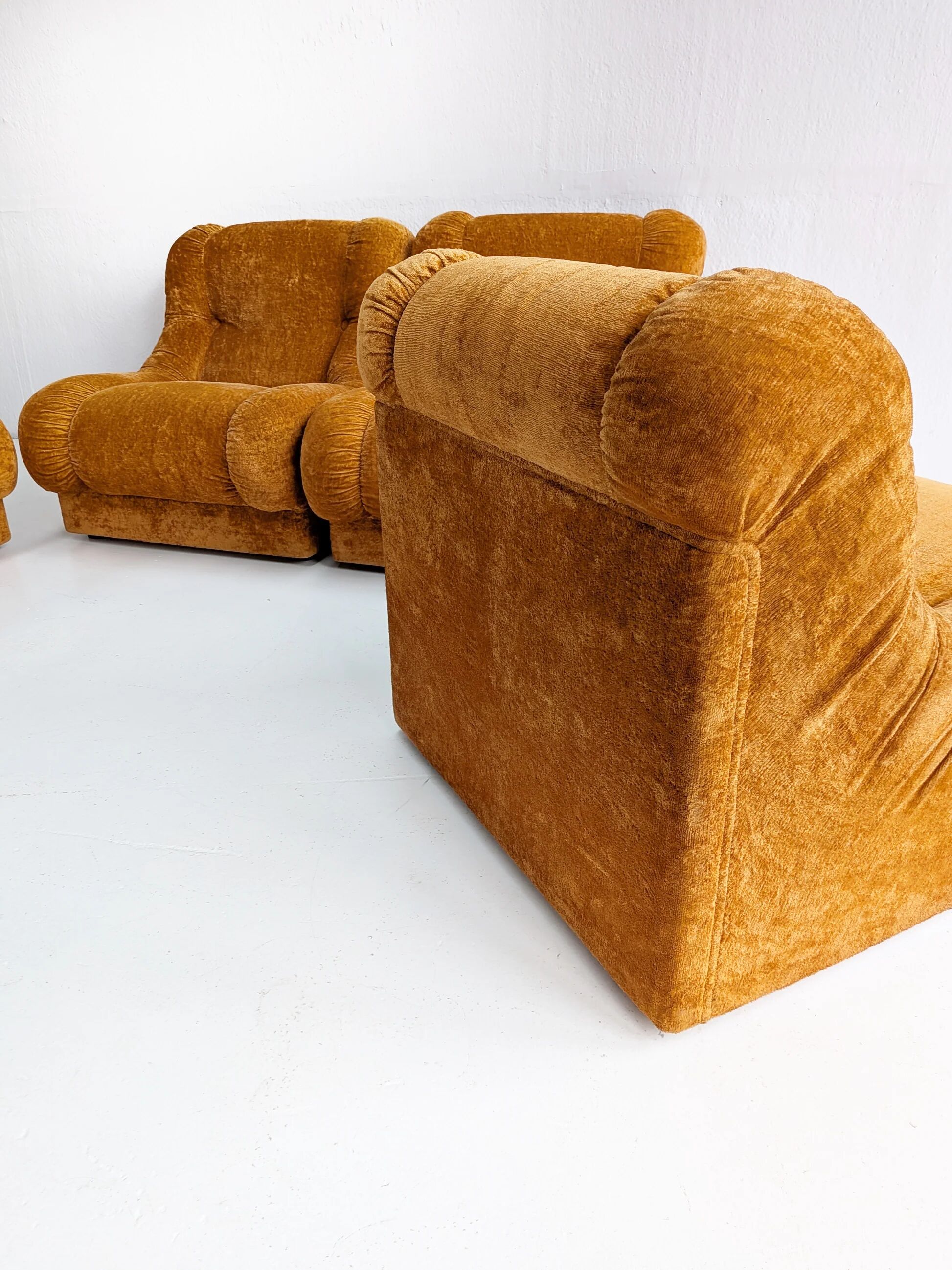Set of 4 Modular Italian Lounge Chairs 1970s