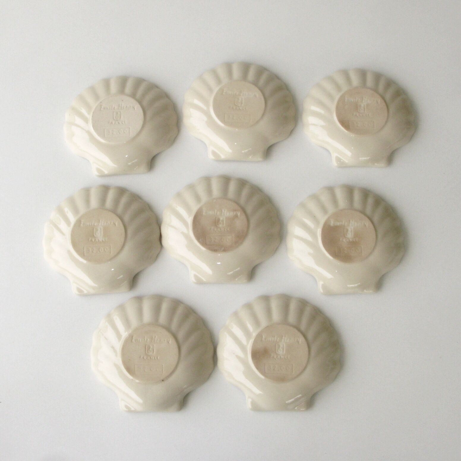 Set of 8 Emile Henry Scallops - Beige culinary pottery