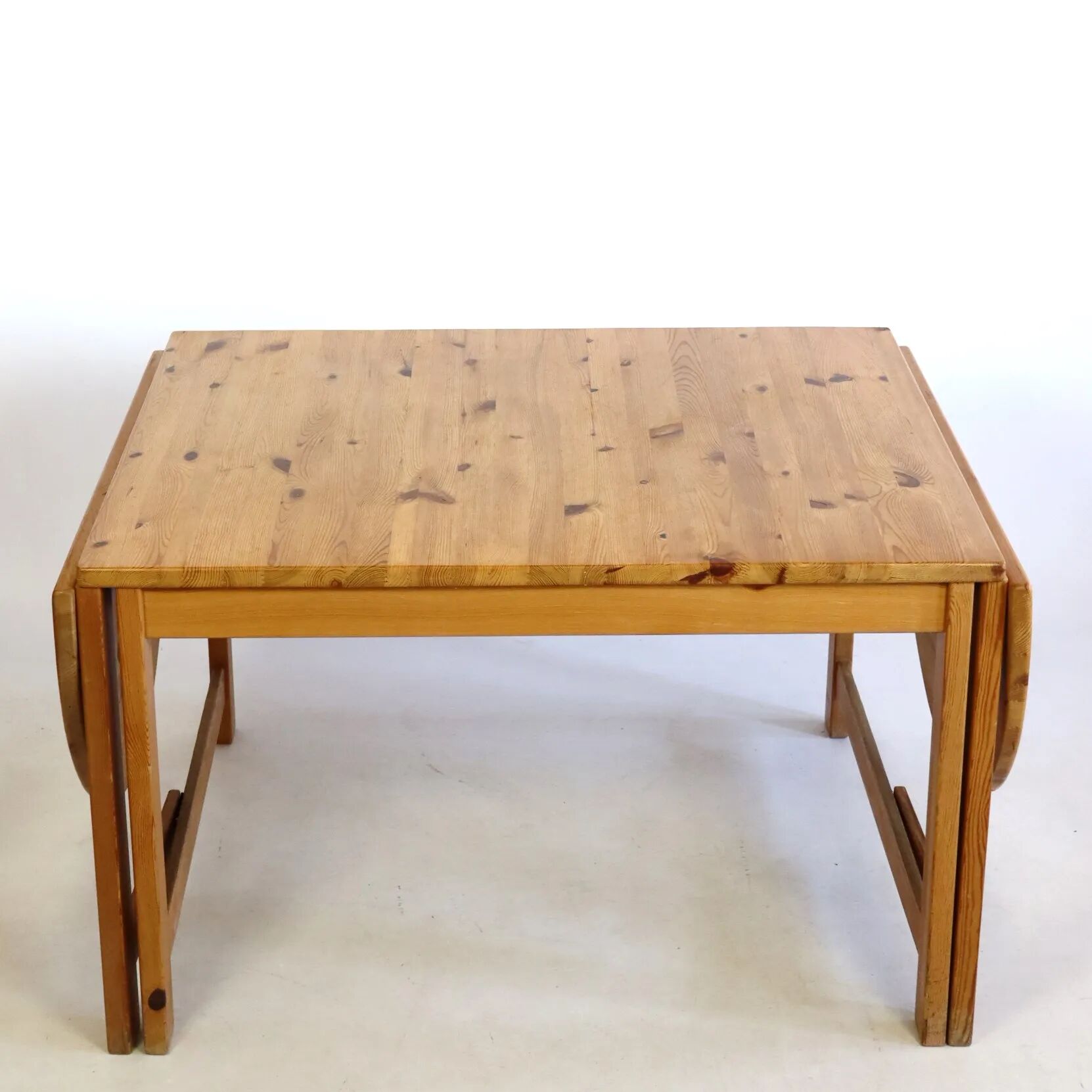 Table à manger en pin de Karin Moberg années 70