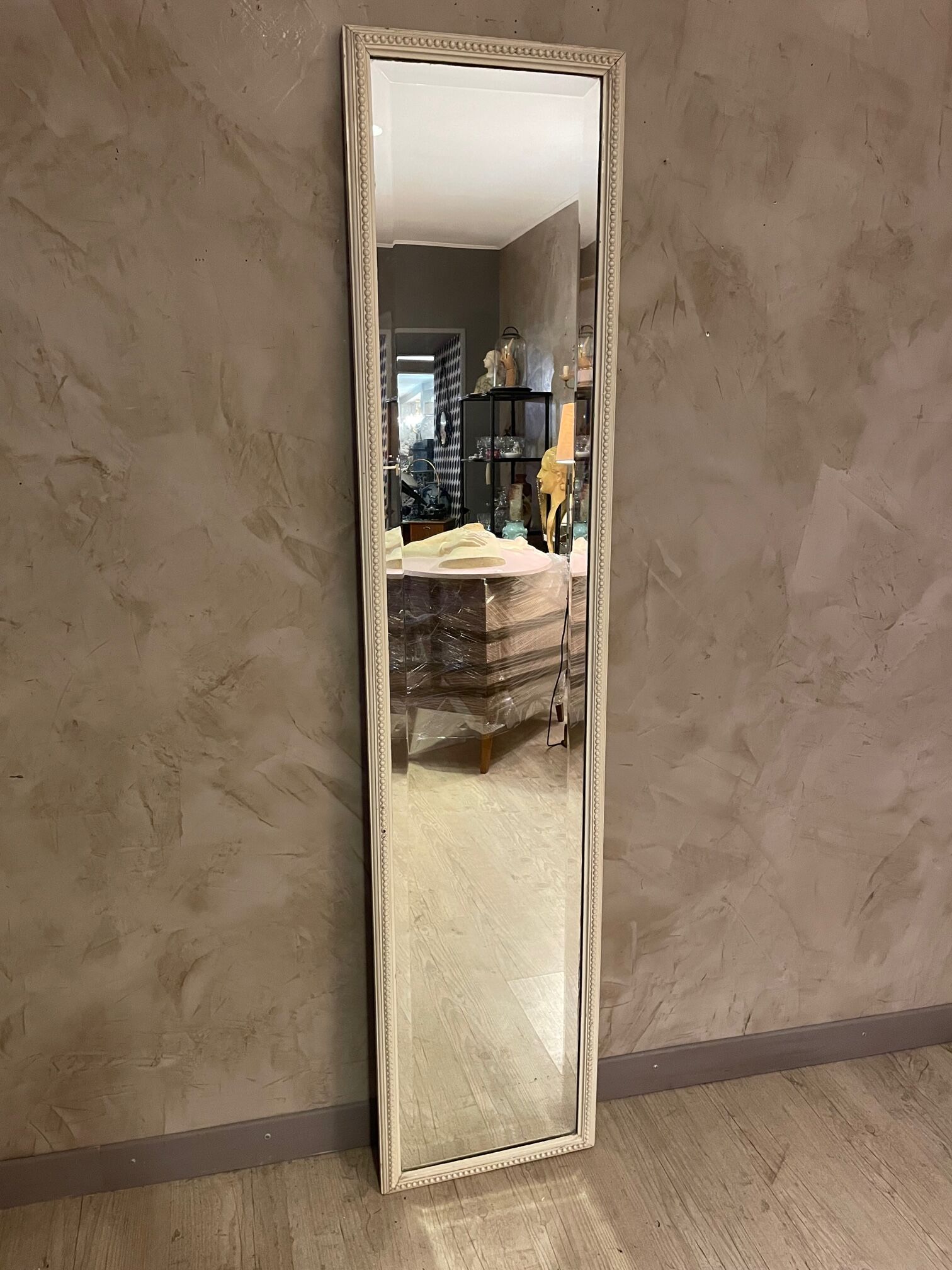 Beveled mirror