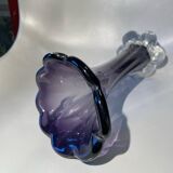 Vase en verre soufflé violet 70s