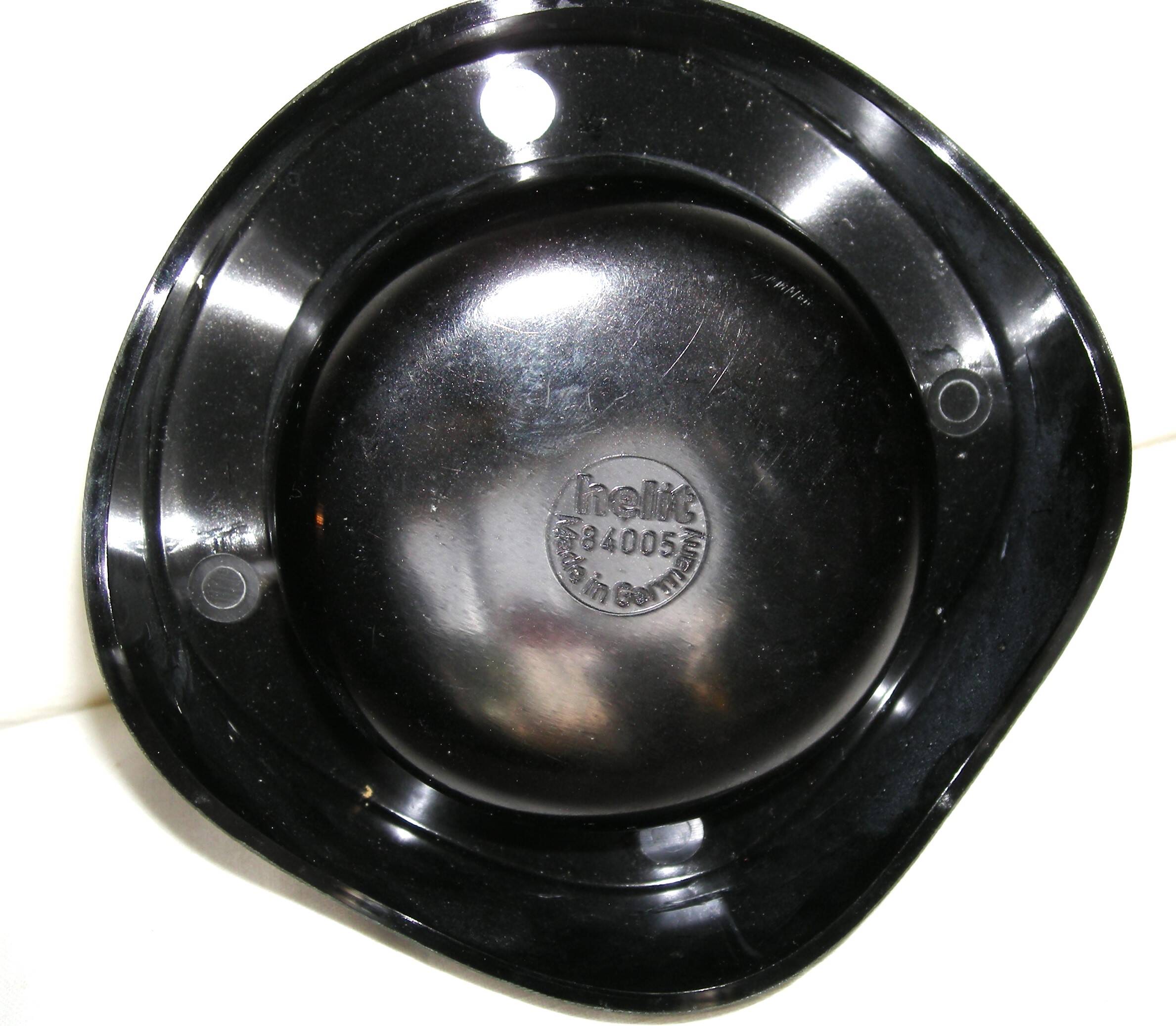 Sinus ashtray by Walter Zeischegg from the 1960s.