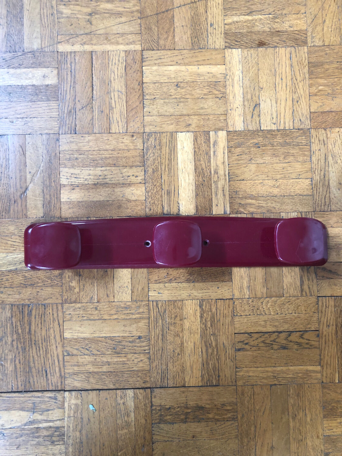 Syla 70 burgundy plastic coat rack