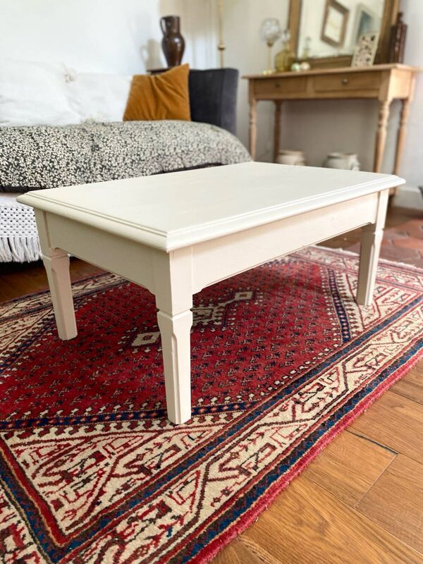 Table basse en bois ancien écru