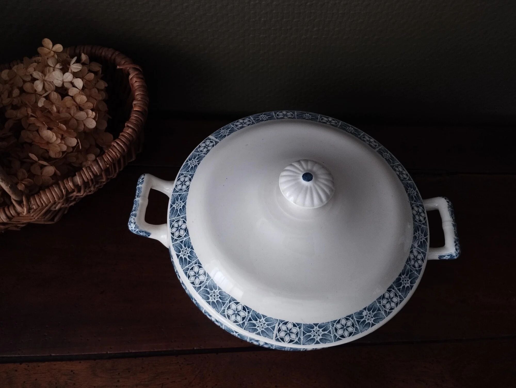 Longchamp "René" ironstone soup tureen