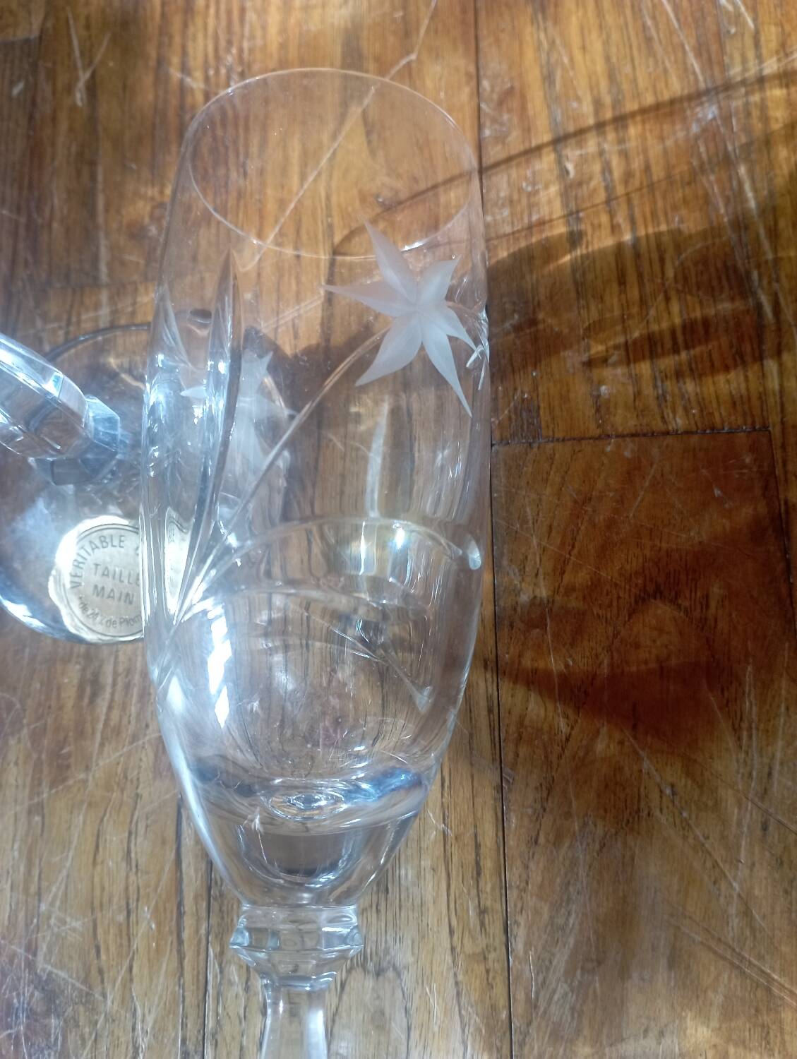 6 hand-cut crystal champagne flutes