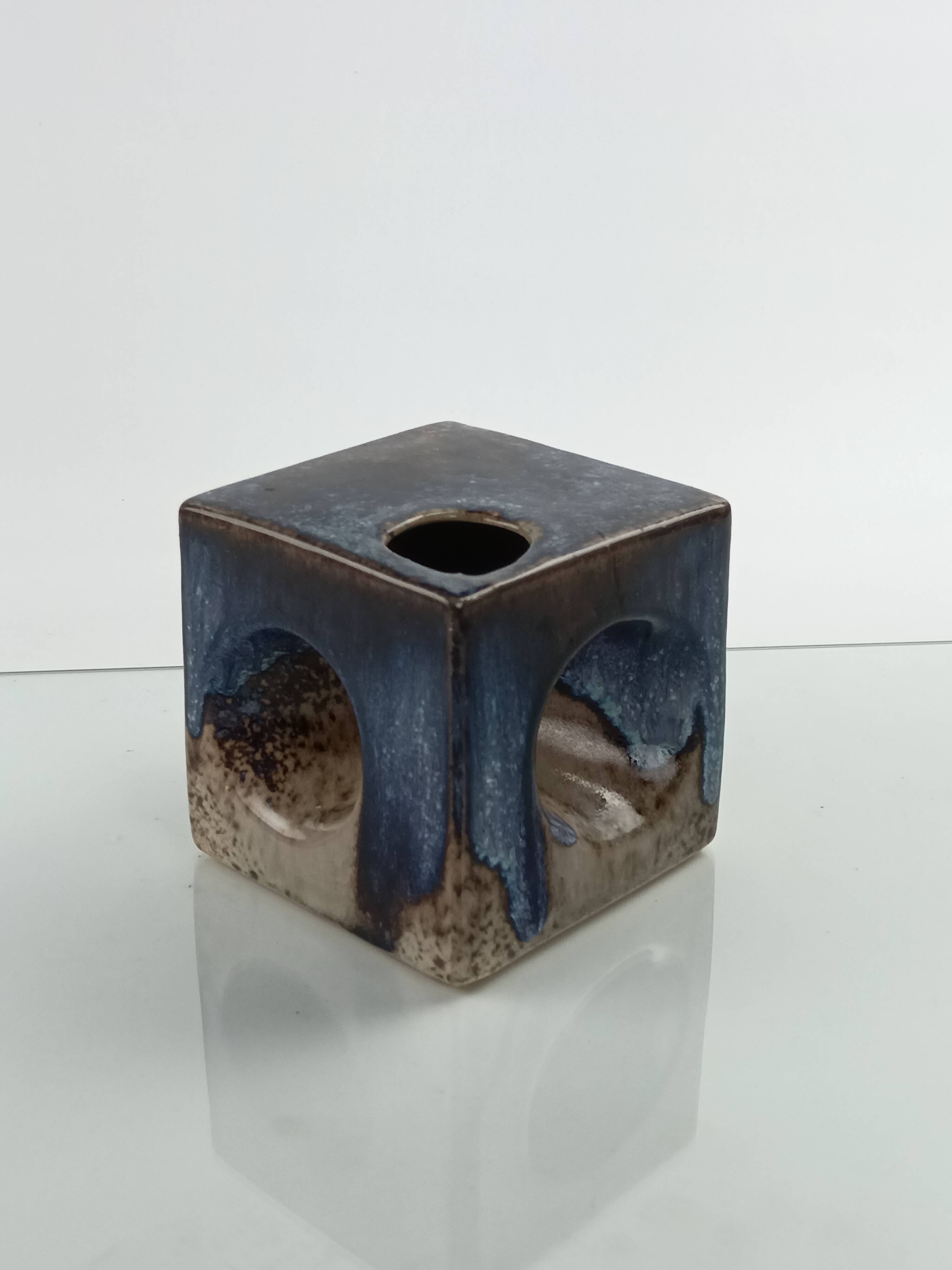 Vintage 1979 cubic ceramic