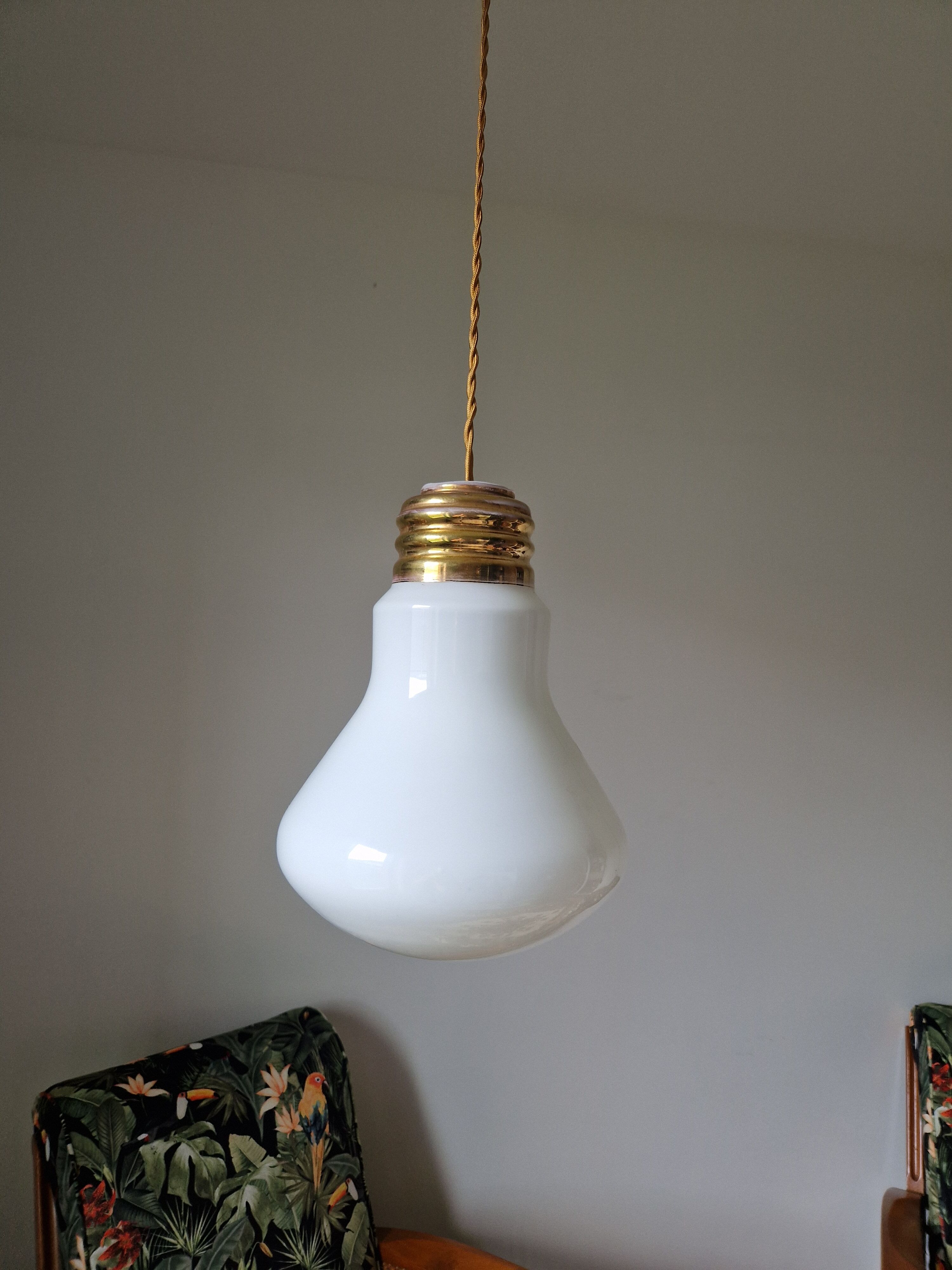 Suspension ampoule en opaline vintage