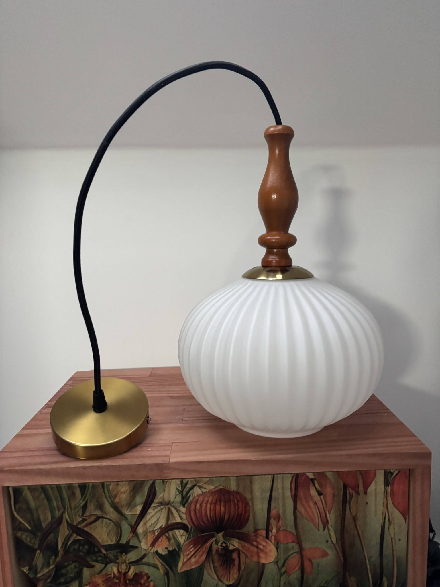 Vintage Scandinavian pendant light in white pleated opaline