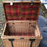 Wicker trunk