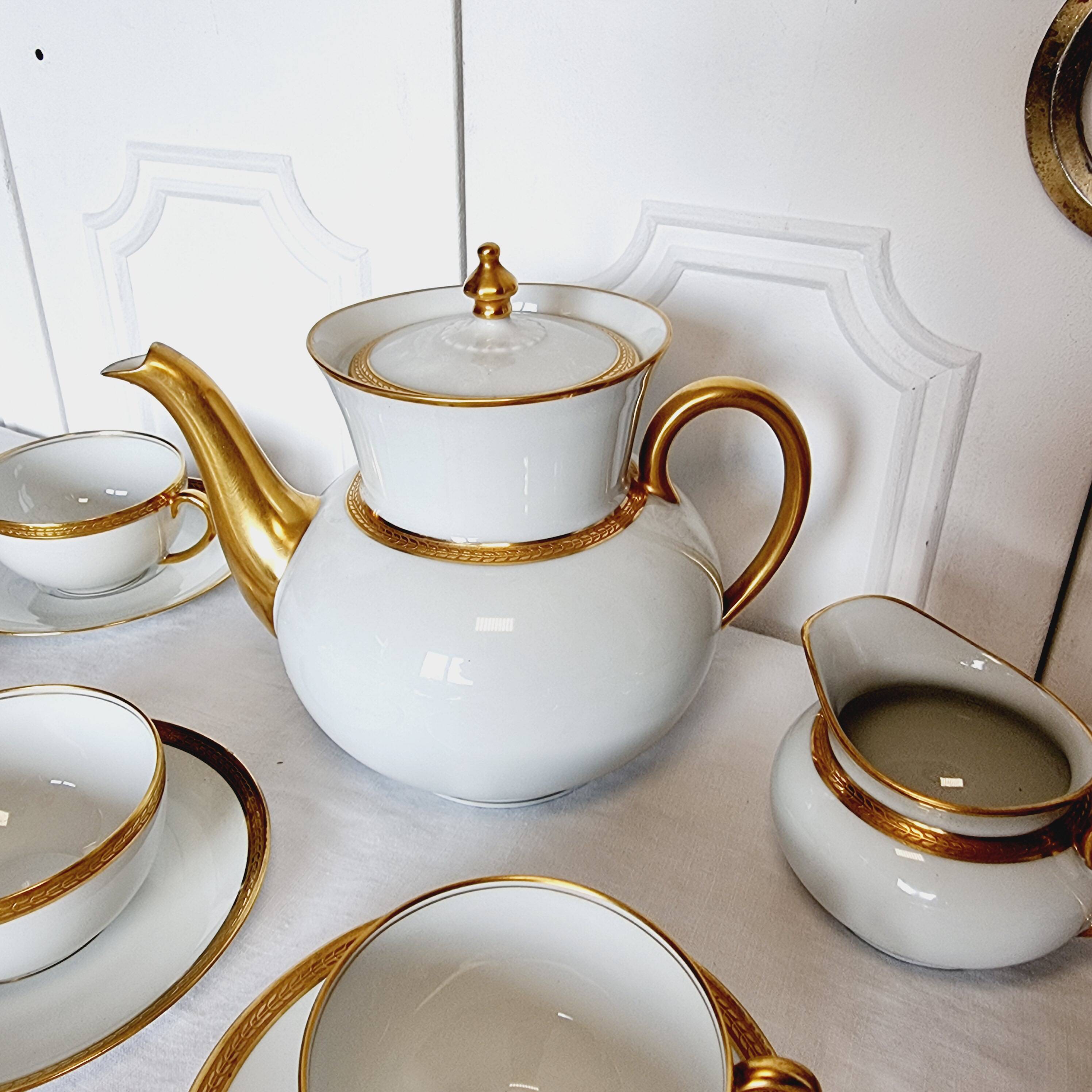Impeccable Haviland Limoge coffee or tea service in fine porcelain and/or 24 carat