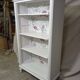Armoire avec papier peint