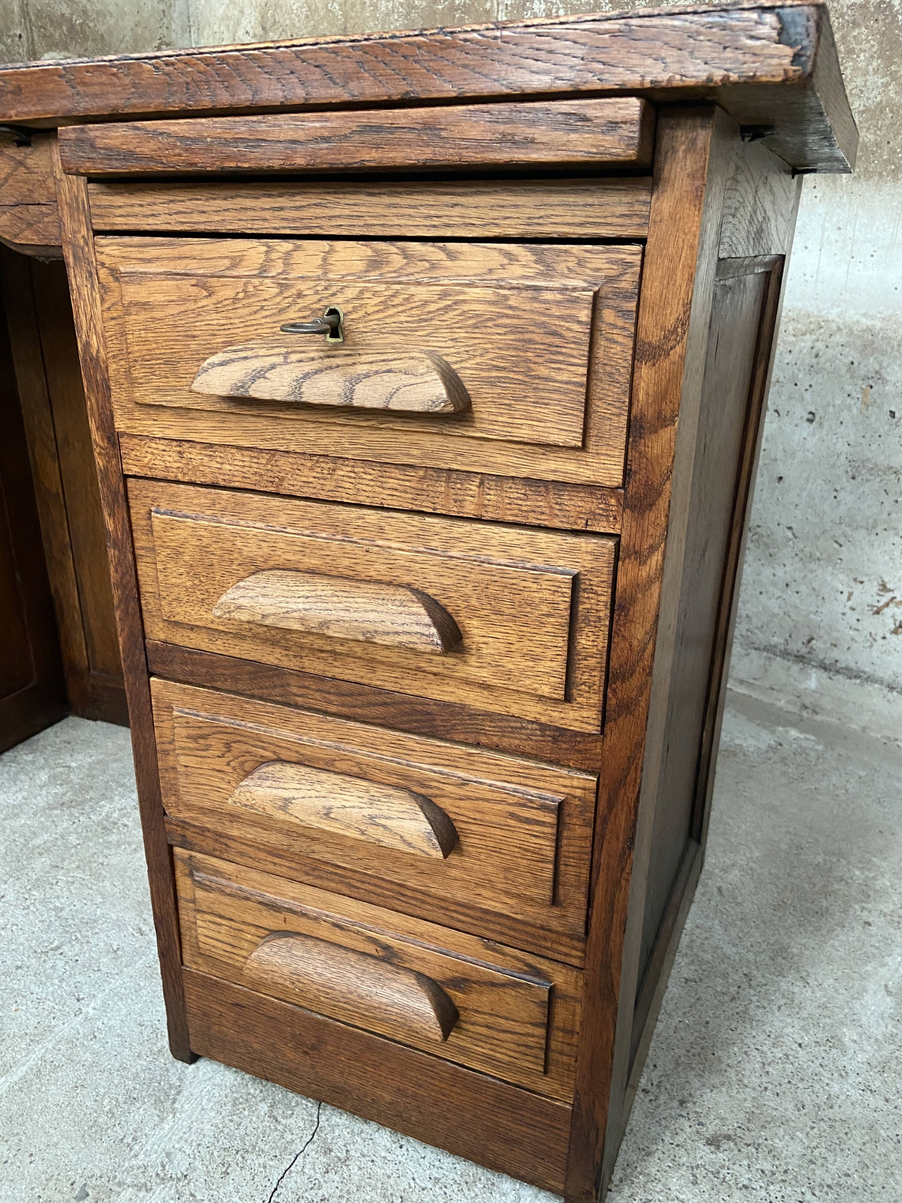 Small administrative style desk american style vintage 1950 oak