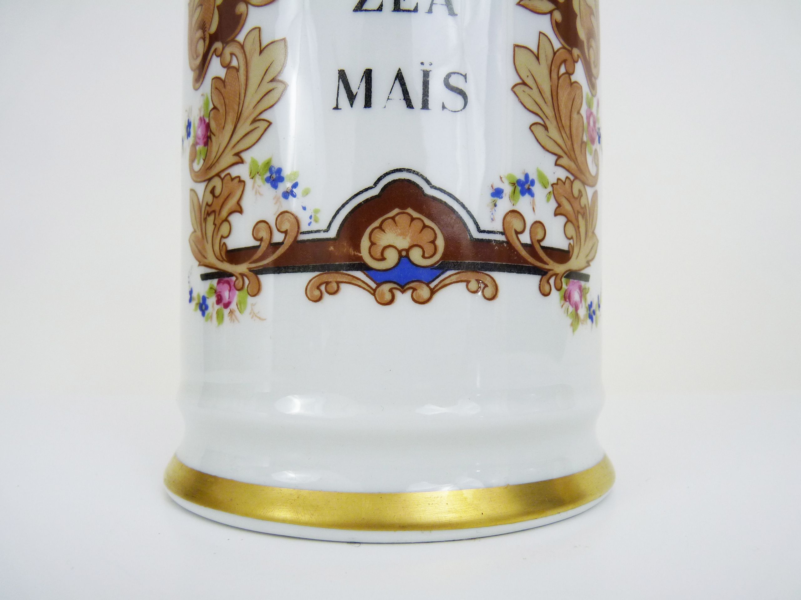 Old apothecary pot, made of snake porcelain, painted by hand. Year 60
