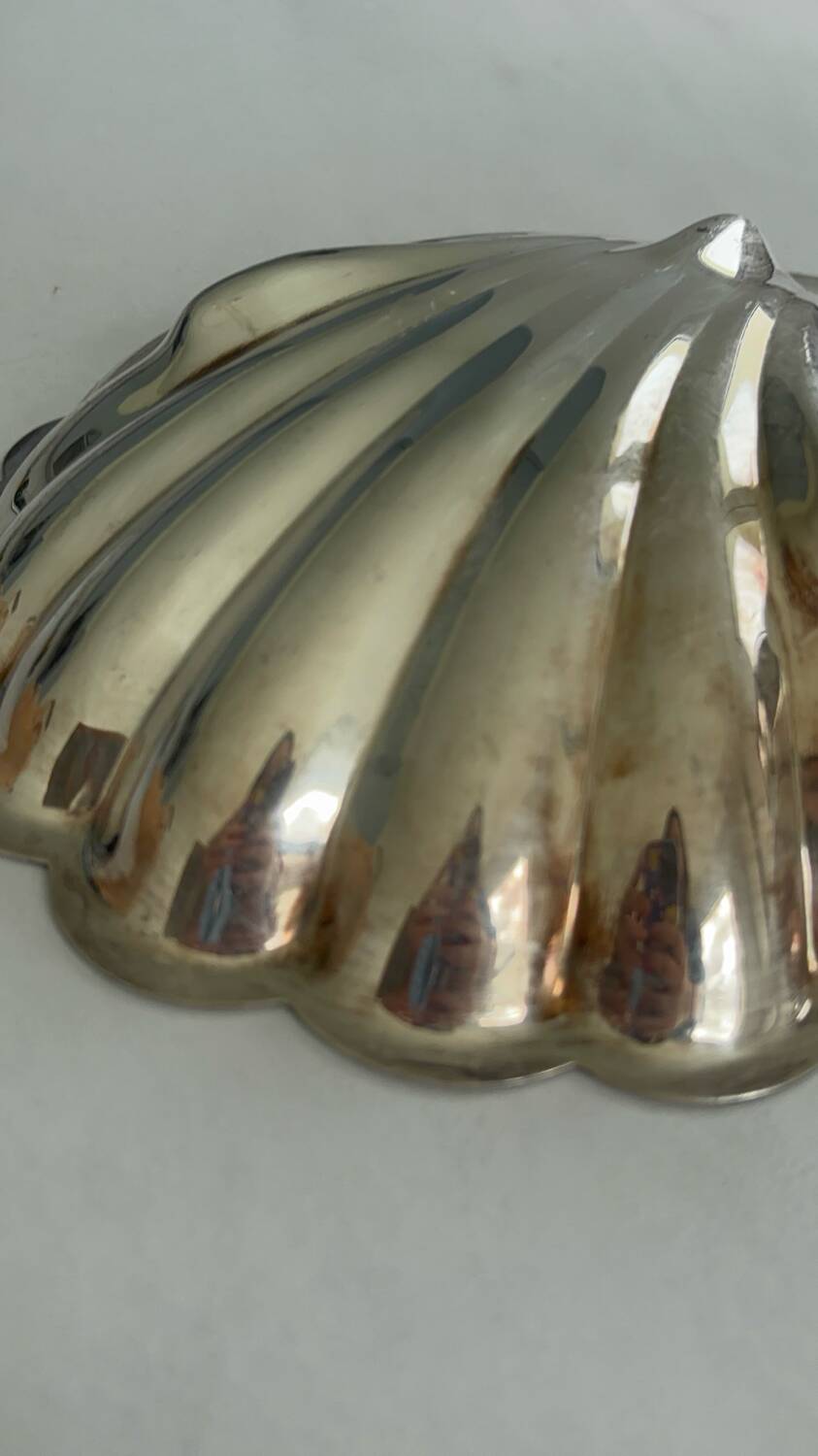 Silver-plated shell catchall – vintage shell decorative tray