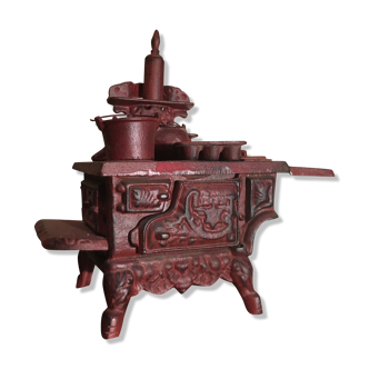 Stove, miniature cast iron stove + utensils