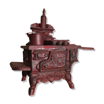 Stove, miniature cast iron stove + utensils