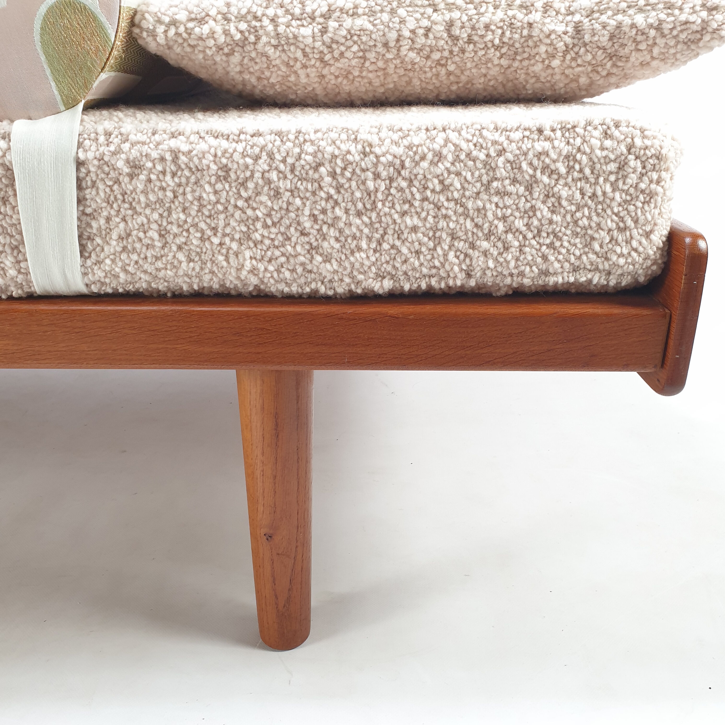 Mid-century teak daybed, 1960s
