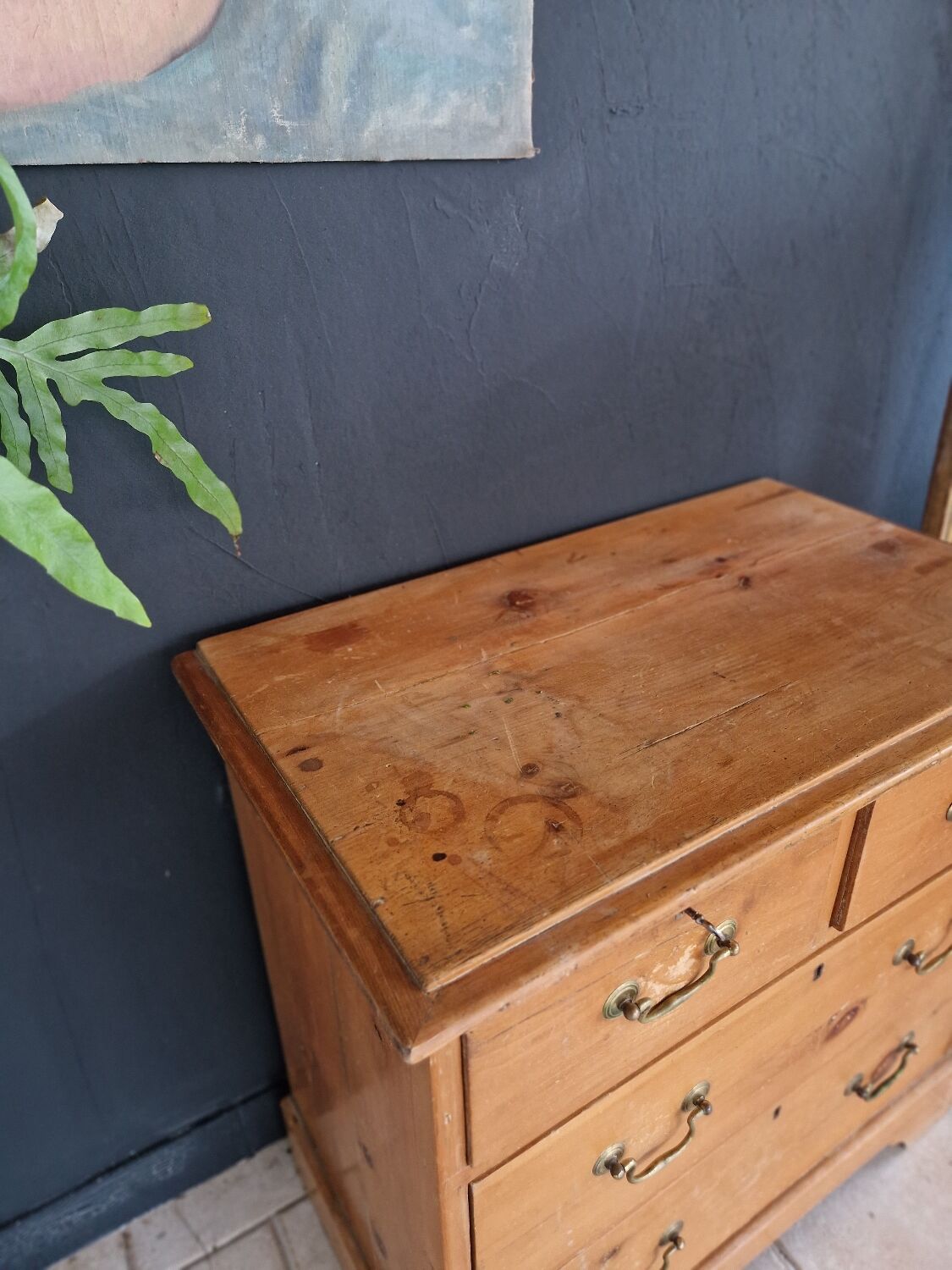 Pine chest of drawers