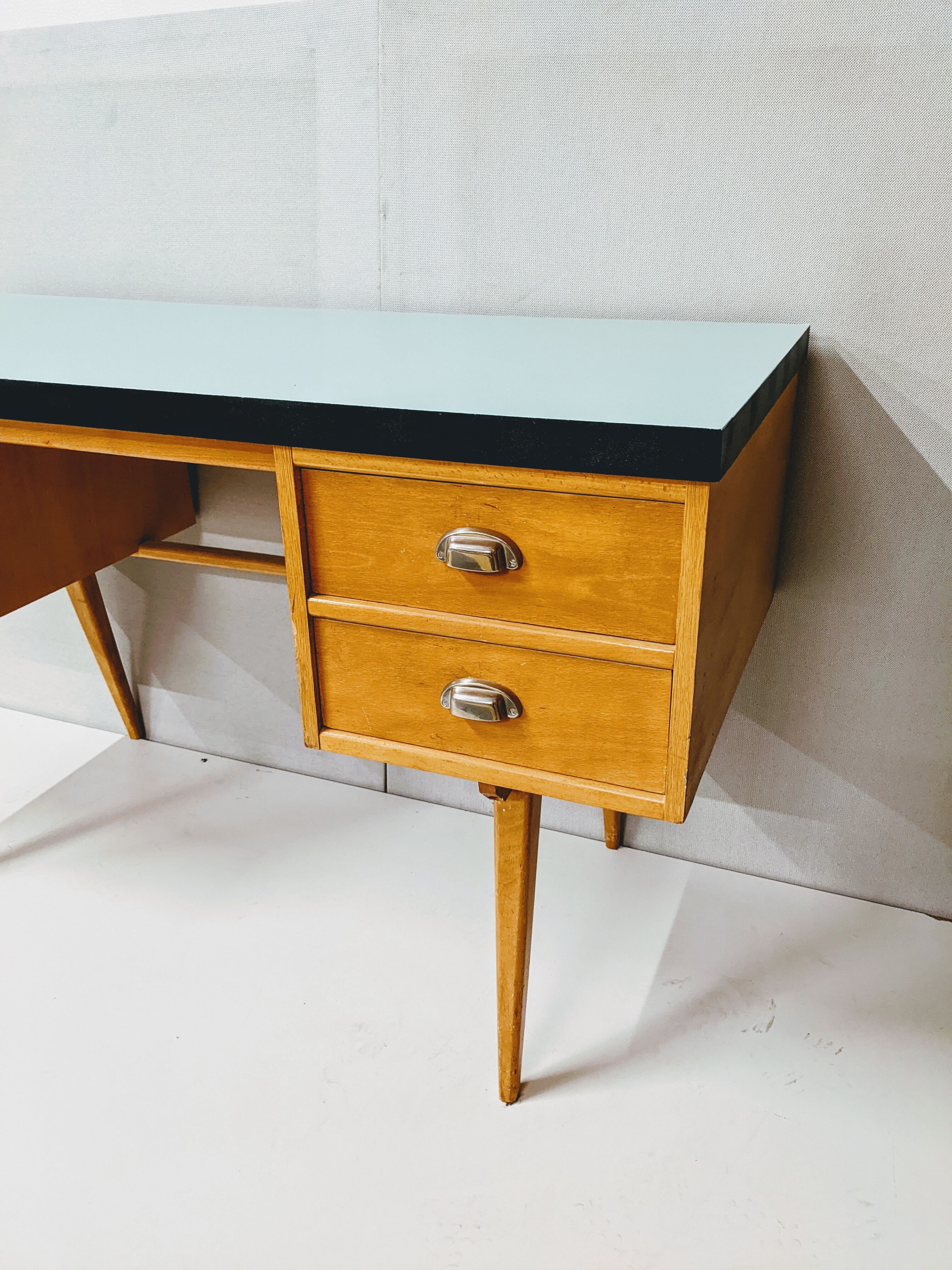 Vintage wooden desk / spindle feet