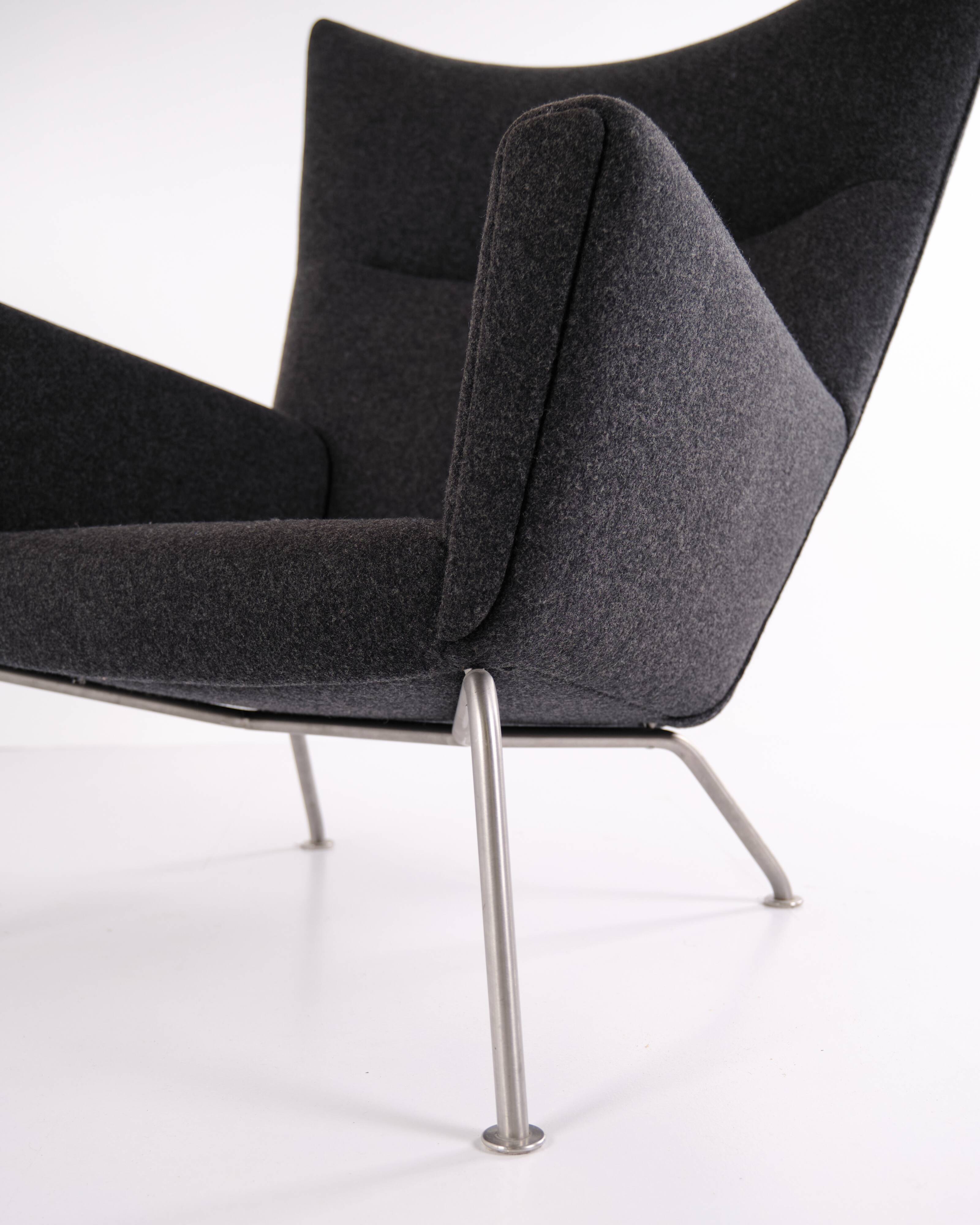 Wingchair – Hans J. Wegner – Model CH445 – Carl Hansen & Søn – Grey Hallingdal – With Footstool