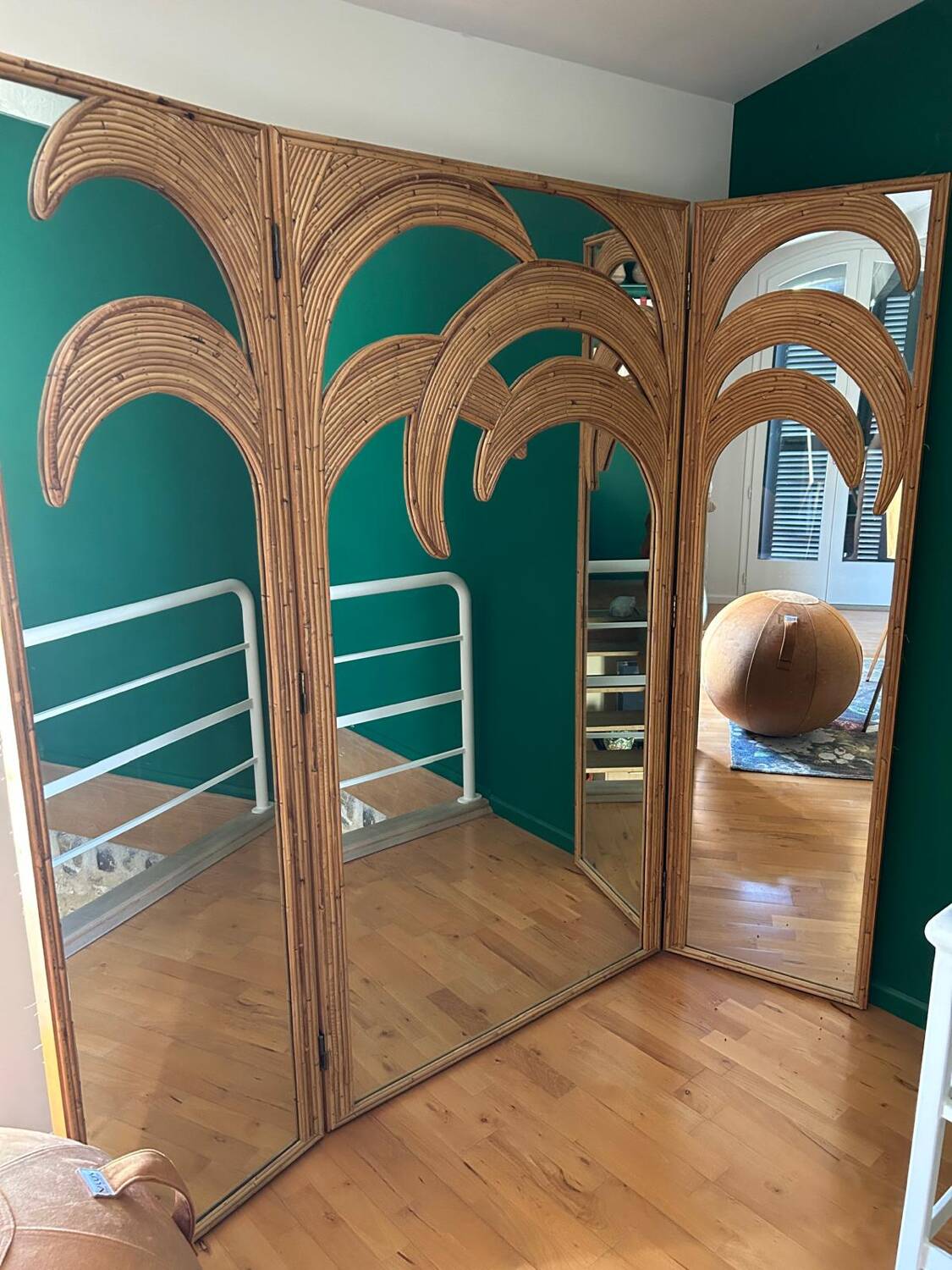 Paravent nurseries of the south