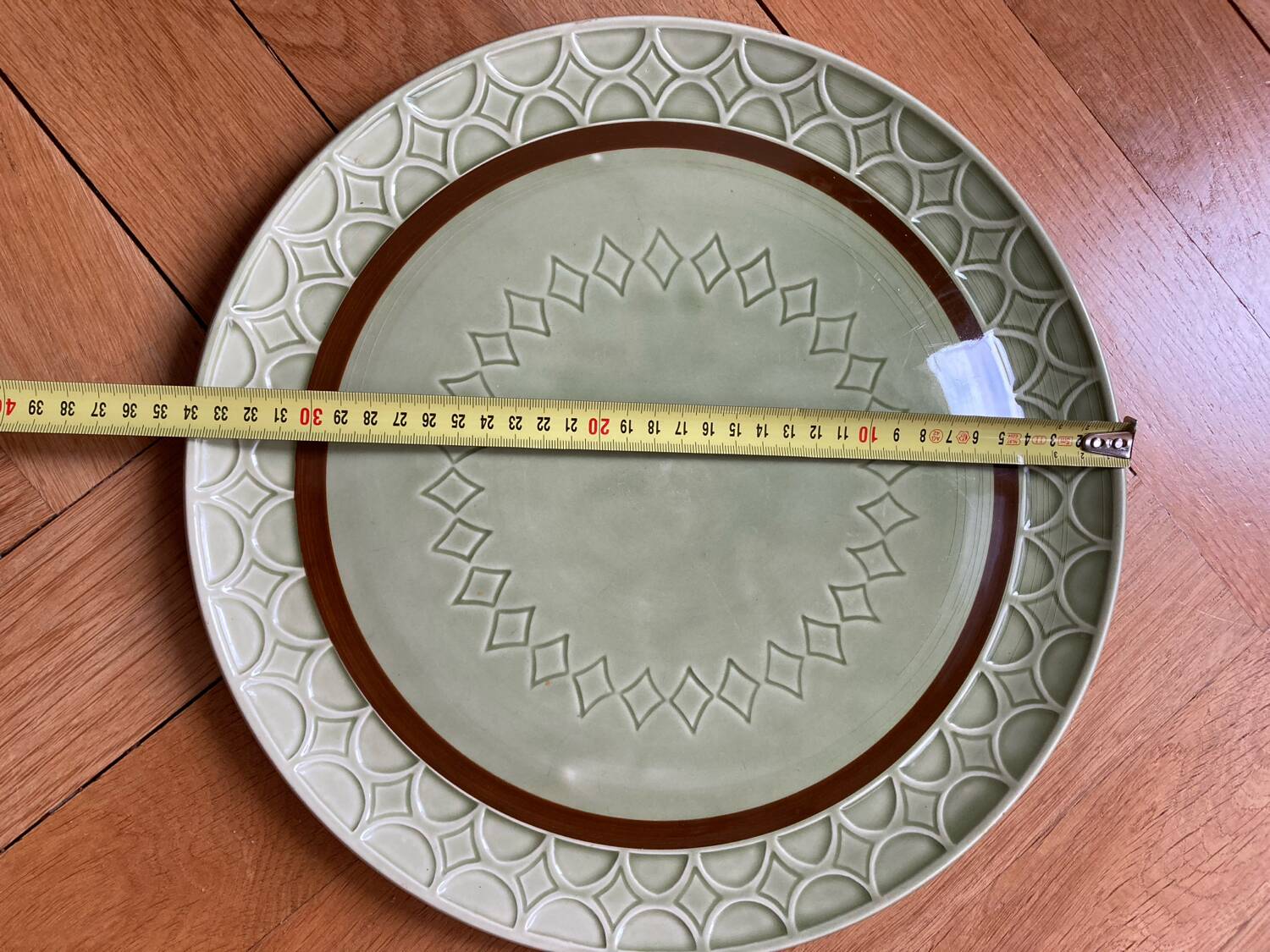 Arabelle dish Digoin