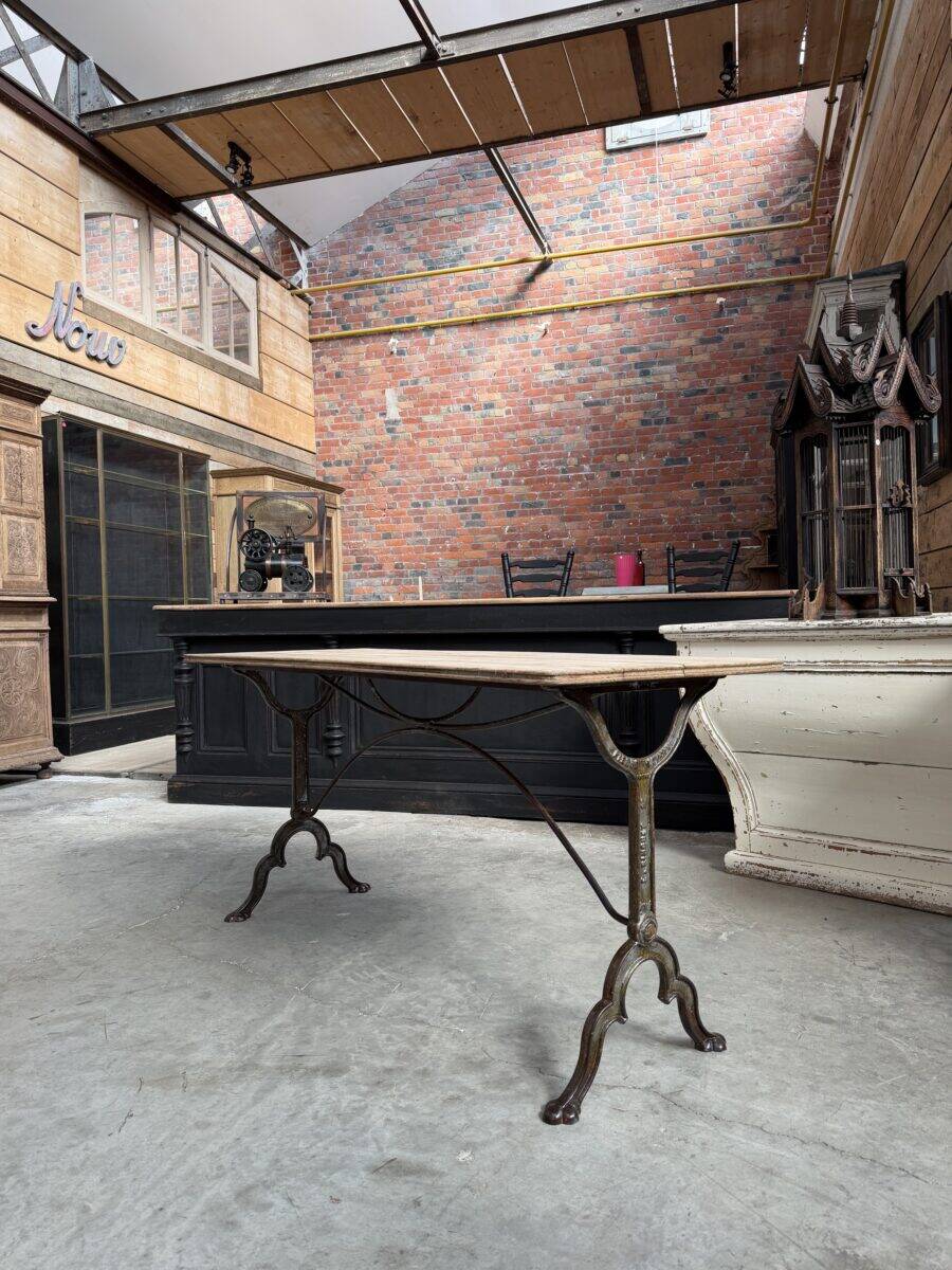 Grande table bistrot début XXème