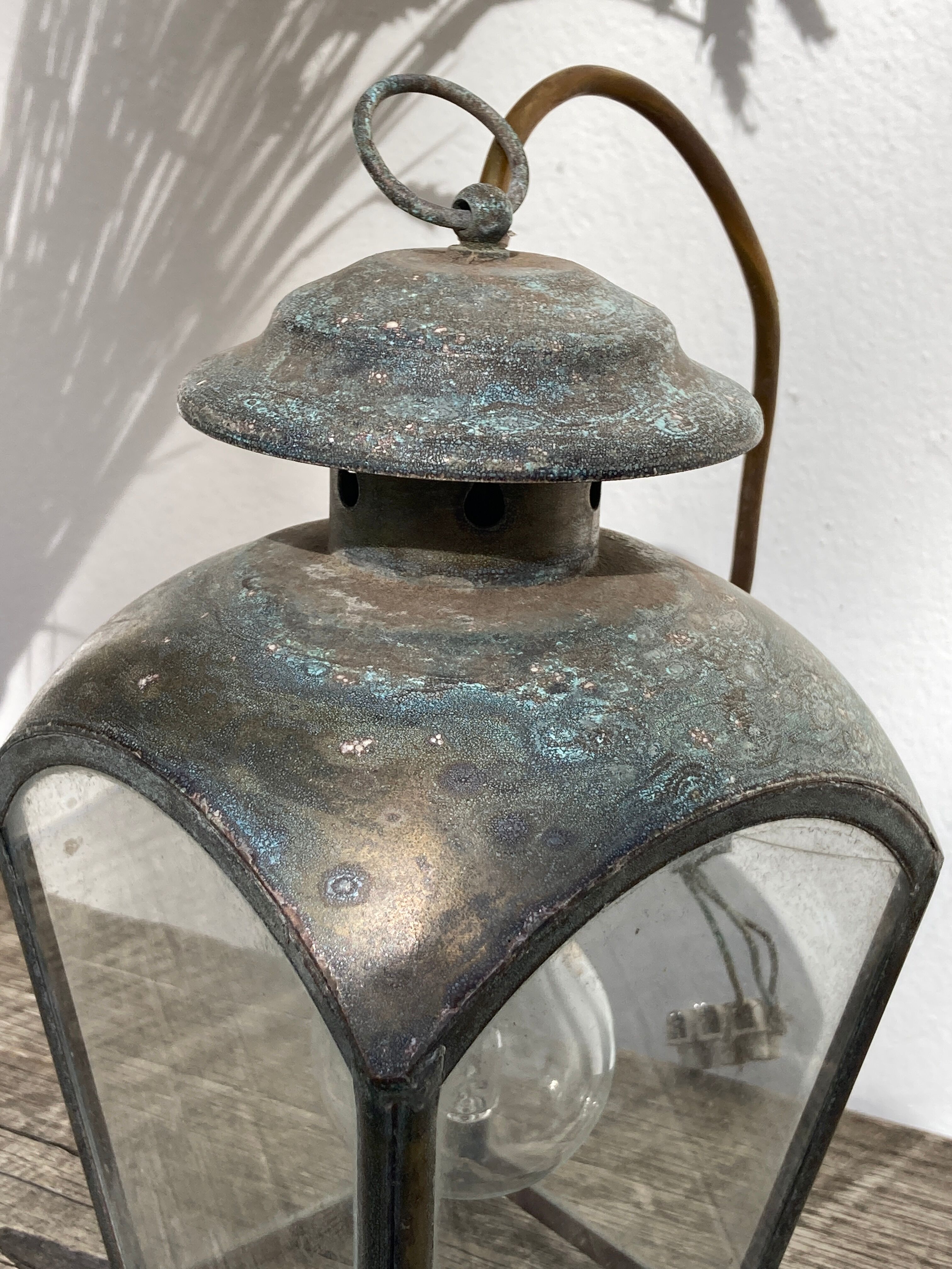 Antique lantern suspension in brass and glass