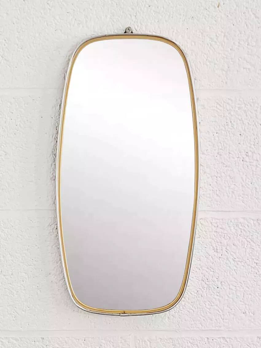 Rear view mirror and free form from the 50s - 60s on chrome frame