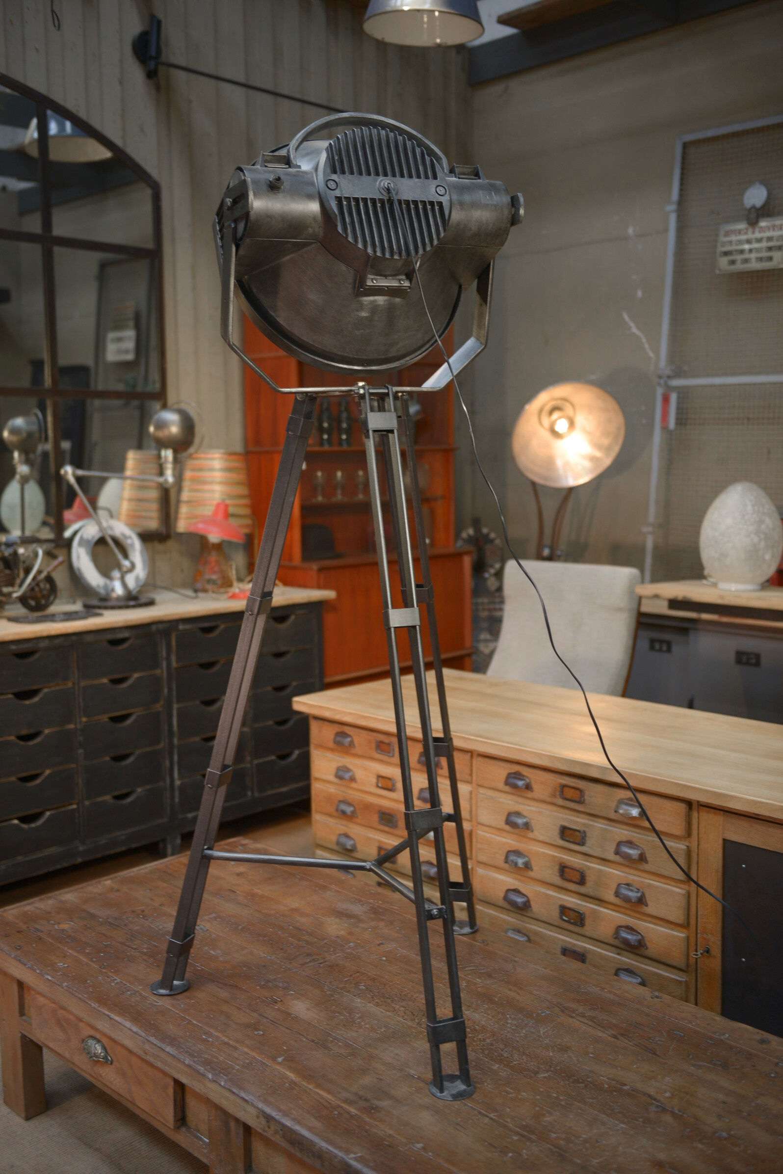 Philips adjustable metal floor projector 1960