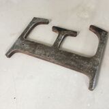 Ancient "E" sign letter